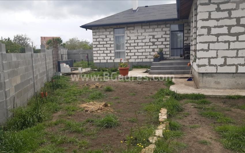 House with three bedrooms in Aleksandrovo I №2441
