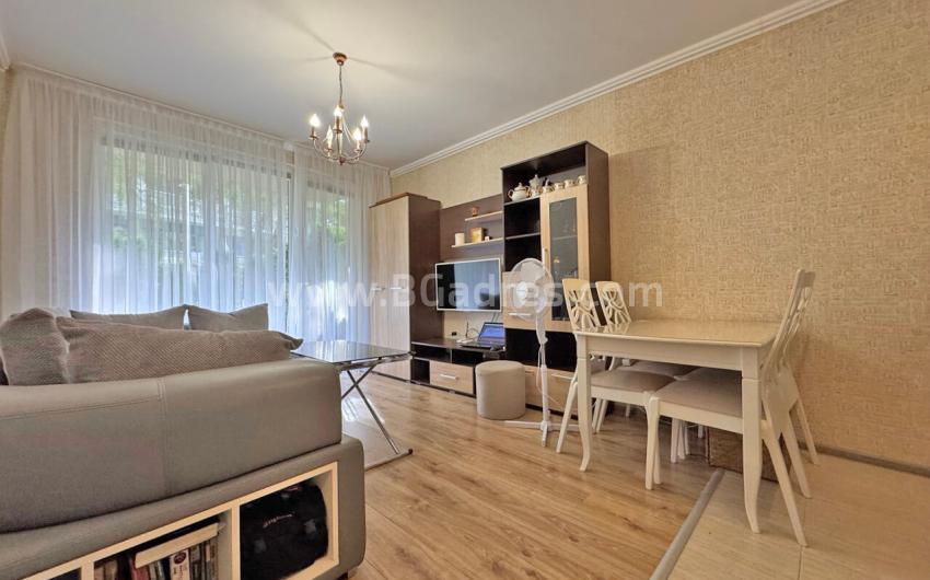 Apartment with a courtyard in the VIP Park complex І №4745