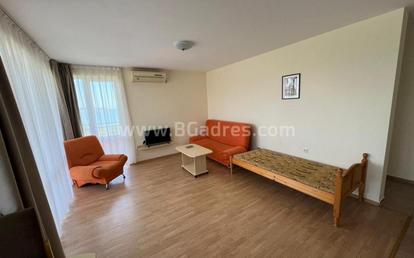 One-bedroom apartment for permanent residence without maintenance fee in Sarafovo