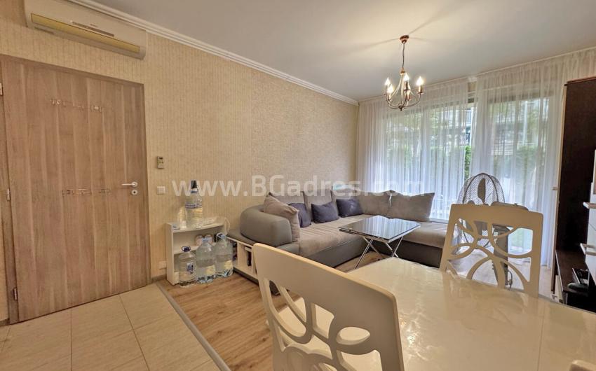 Apartment with a courtyard in the VIP Park complex І №4745