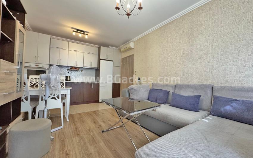 Apartment with a courtyard in the VIP Park complex І №4745