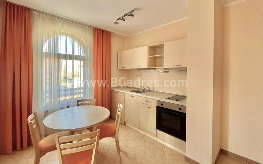 Three-room apartment in Royal Sun I №2403