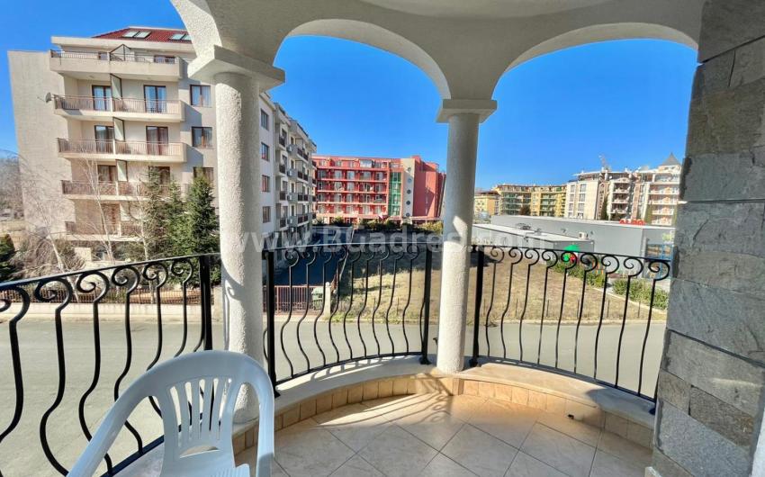 Three-room apartment in Royal Sun I №2403