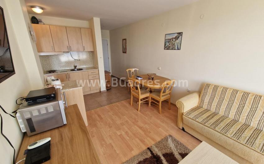 Cheap two bedroom apartment on the seaside І №3465