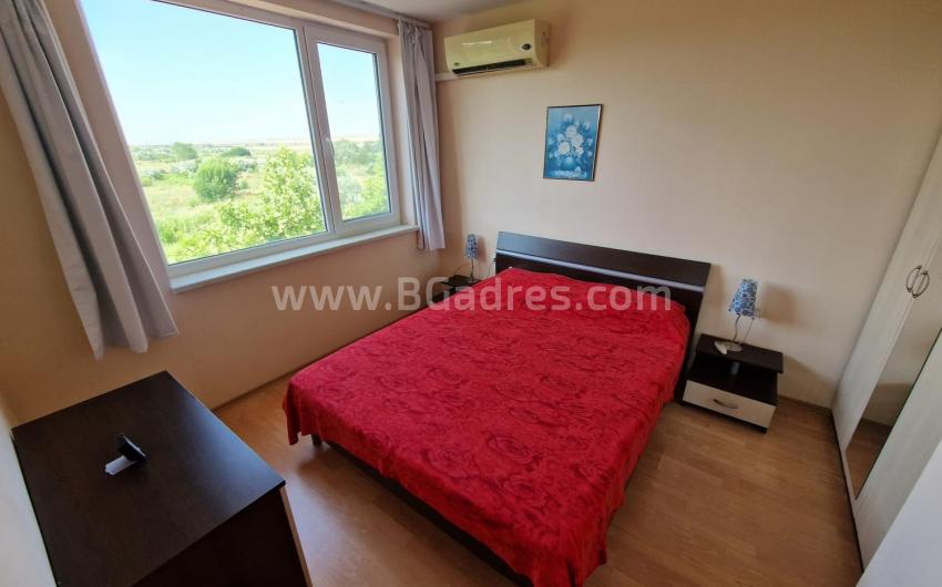 Cheap two bedroom apartment on the seaside І №3465