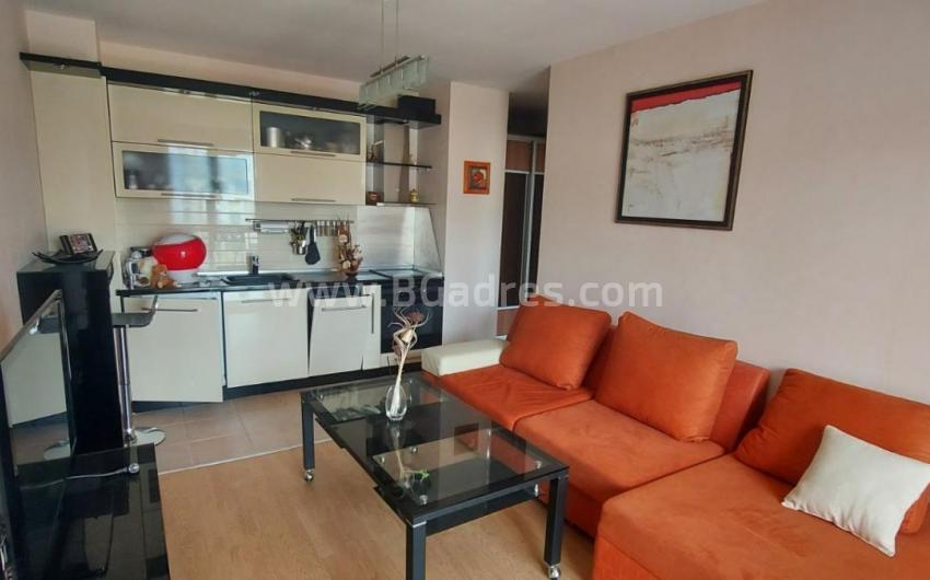 Profitable apartment on the first line І No. 2407