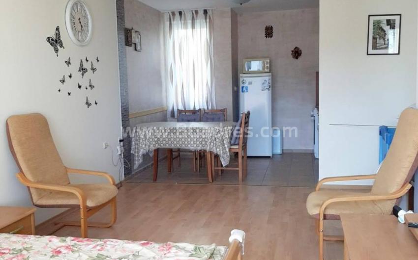 Large one-bedroom apartment in Saint Vlas | №2337