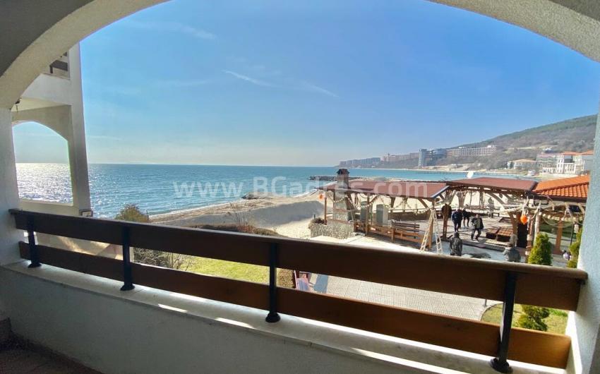 Apartment with direct sea view in Elenite | №2044