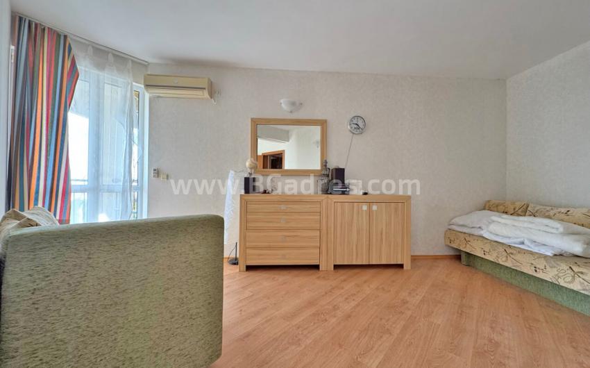 Квартира в комплексе Рутланд Бич І №4586