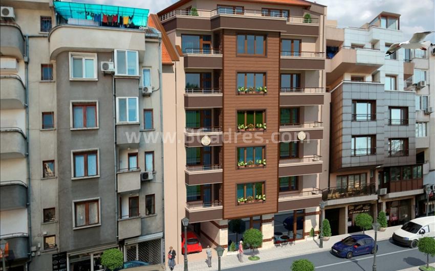Wohnungen für einen dauerhaften Aufenthalt in einem Wohnhaus im Zentrum von Burgas