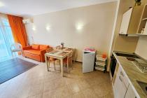 Недорогая квартира в комплексе Роял Сан І №4473