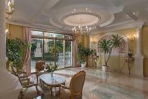 Apartment with own courtyard in a luxury complex І №3289