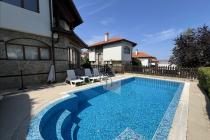 House with a swimming-pool in a complex І №3778