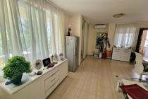 Apartment with own courtyard and low maintenance fee І №3181