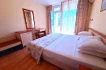 Apartment with low maintenance fee close to the beach І №31300