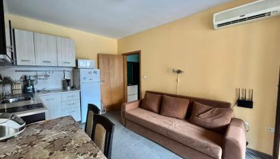 Two bedroom apartment with low maintenance fee І №2769