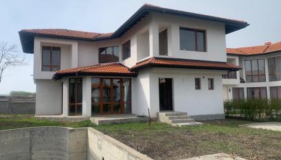 A house with a swimming-pool in the Floral Meadows complex І №2894