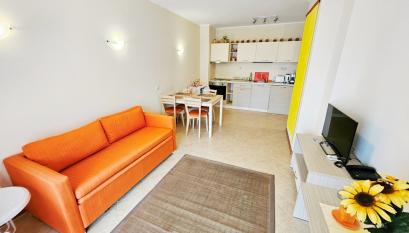 Cheap apartment in the Royal Sun complex І №4473