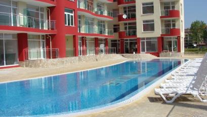 Large apartment with low maintenance fee І №2862