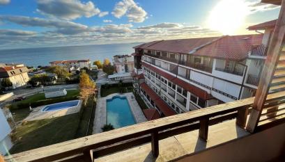 Large apartment with sea view in Saint Vlas | No. 2189