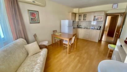 Cheap two bedroom apartment on the seaside І №3222