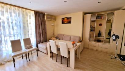 Two bedroom apartment close to the beach І №3060