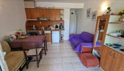 Inexpensive apartment on the first line I №2528