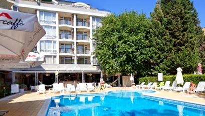 Apartment with low maintenance fee close to the beach І №31300